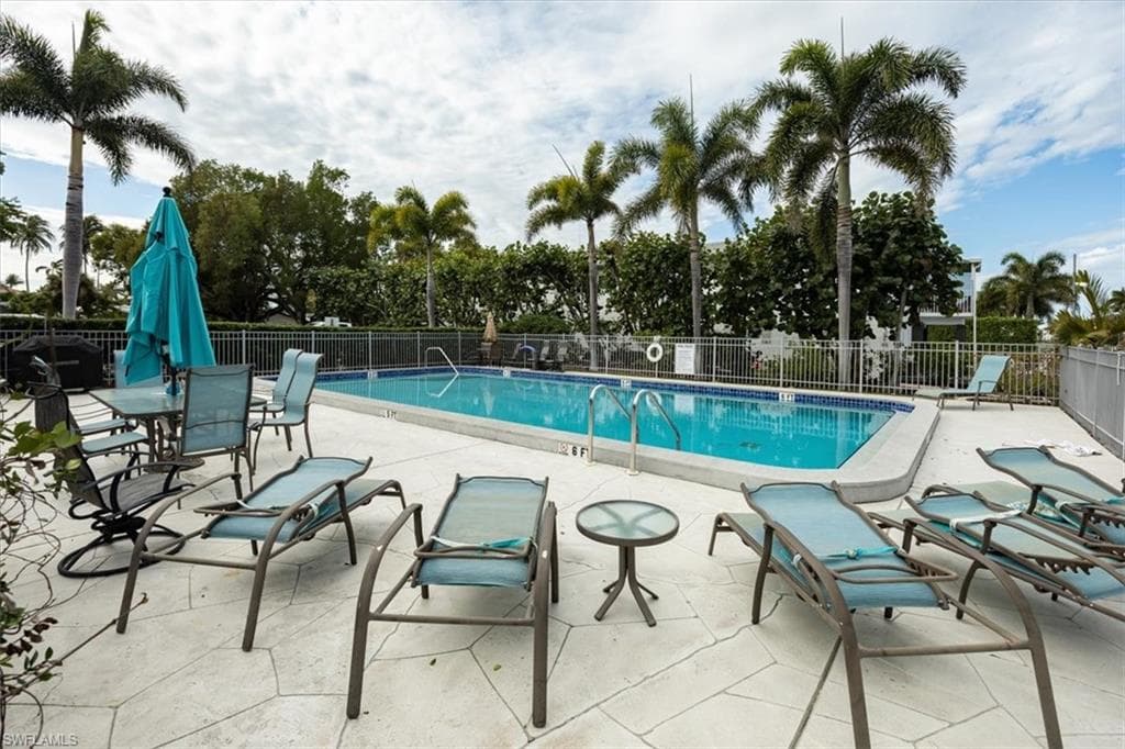1625 Chesapeake Ave 103, Naples, FL 34102-5