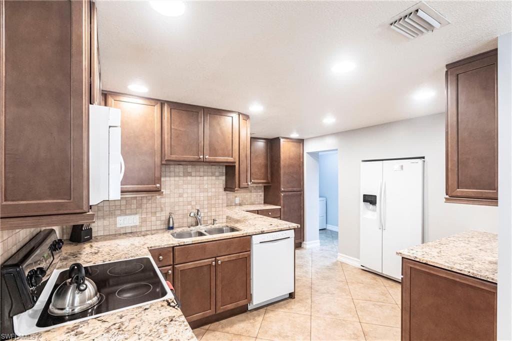 808 110th Ave N, Naples, FL 34108-11