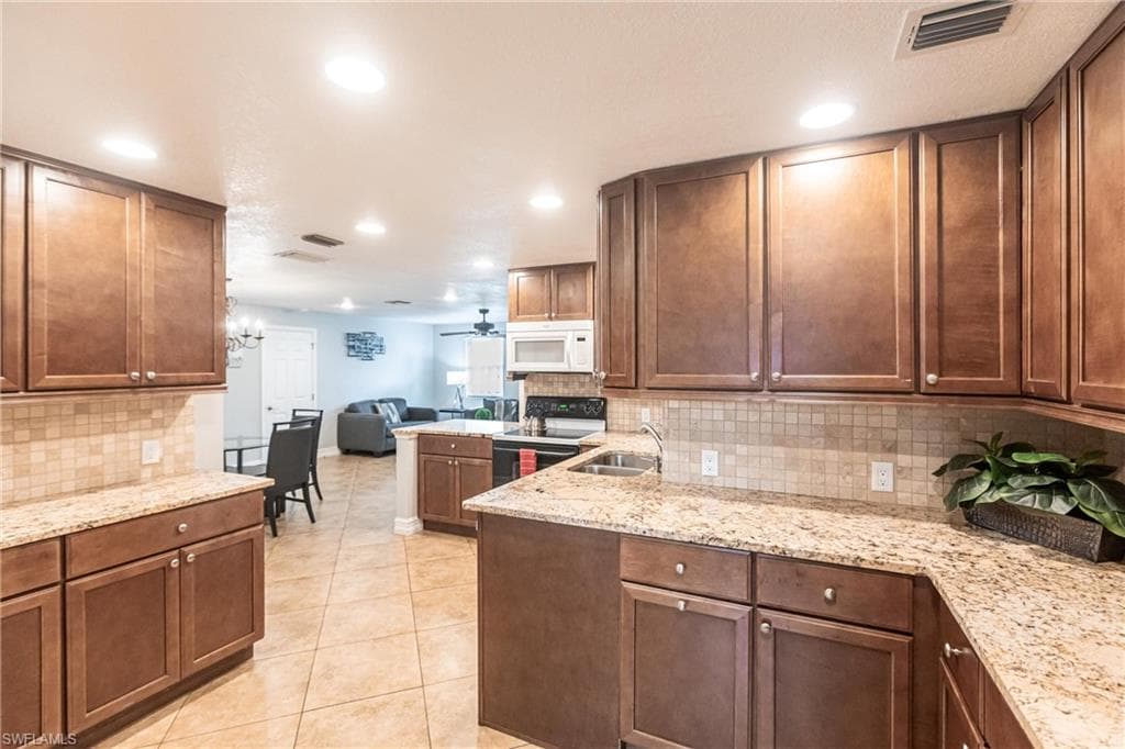 808 110th Ave N, Naples, FL 34108-12