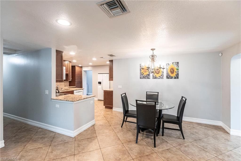 808 110th Ave N, Naples, FL 34108-14