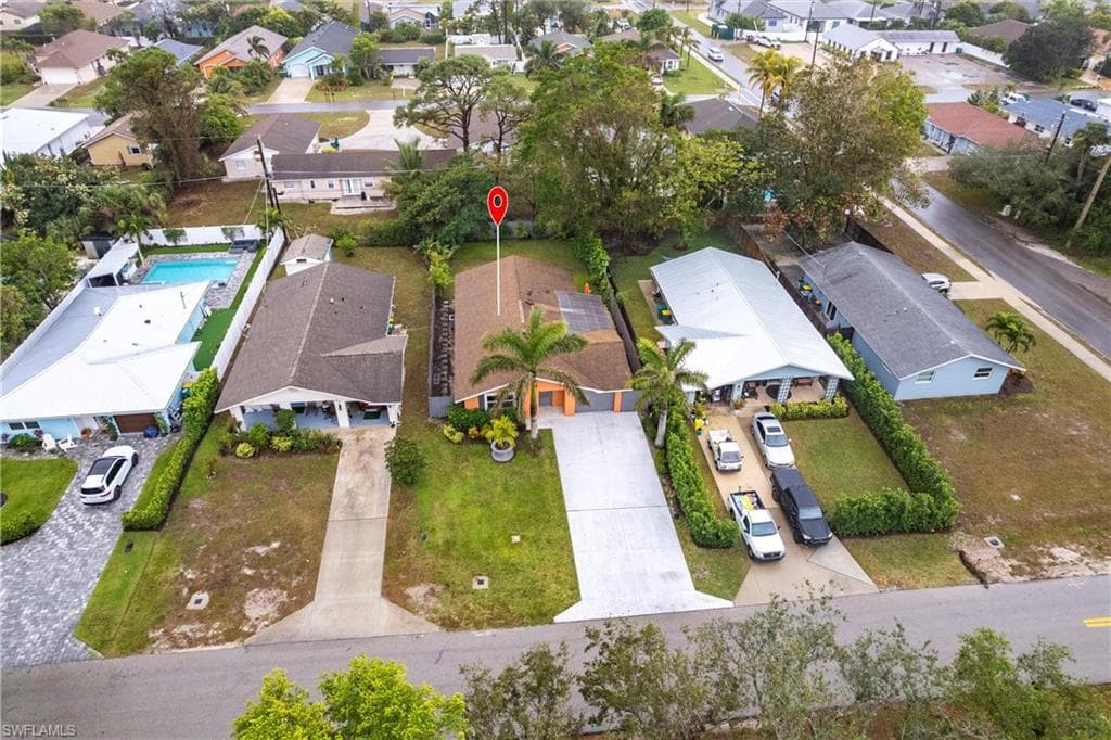 808 110th Ave N, Naples, FL 34108-36