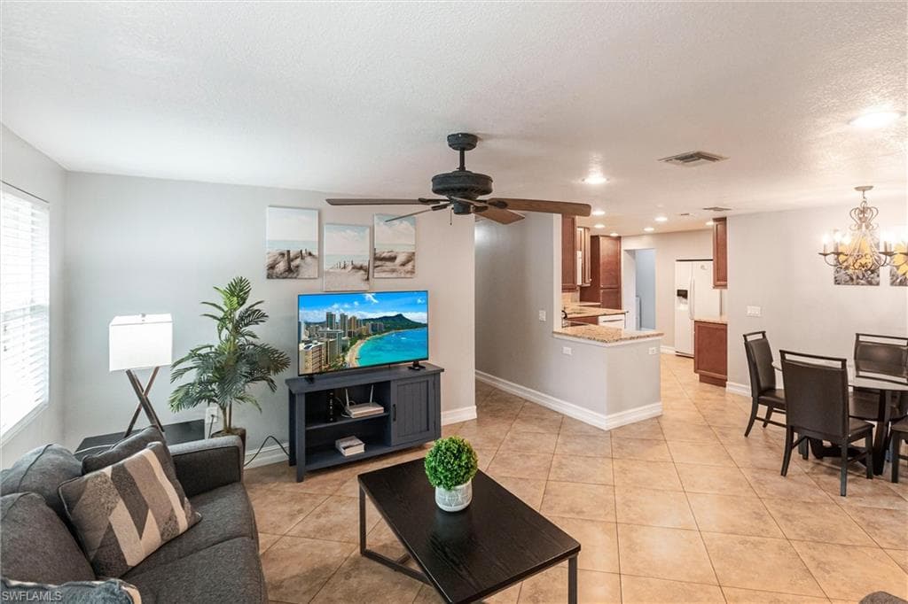 808 110th Ave N, Naples, FL 34108-6