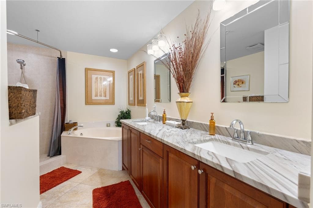 337 Vintage Bay Dr D22, Marco Island, FL 34145-11