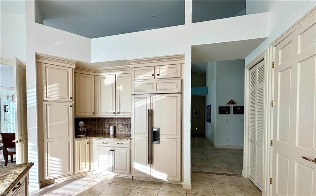 155 Colonade Cir 1003, Naples, FL 34103-18