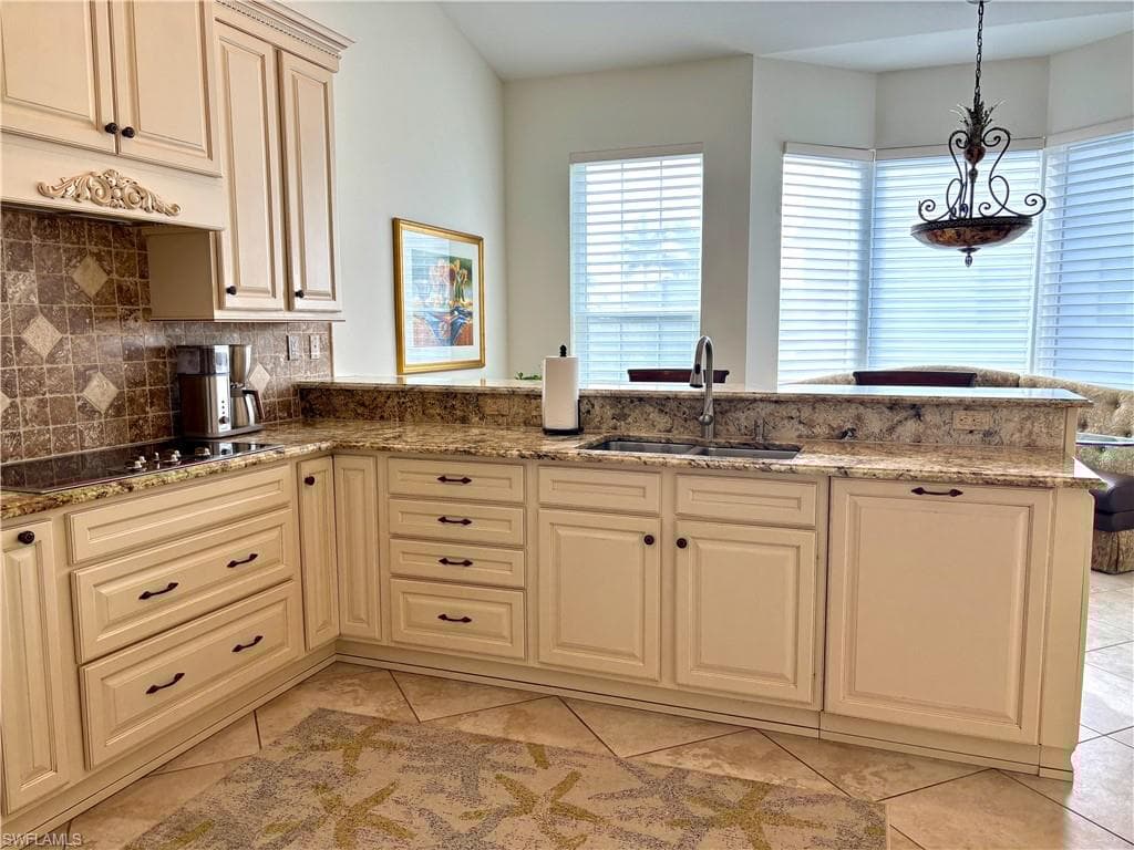 155 Colonade Cir 1003, Naples, FL 34103-19
