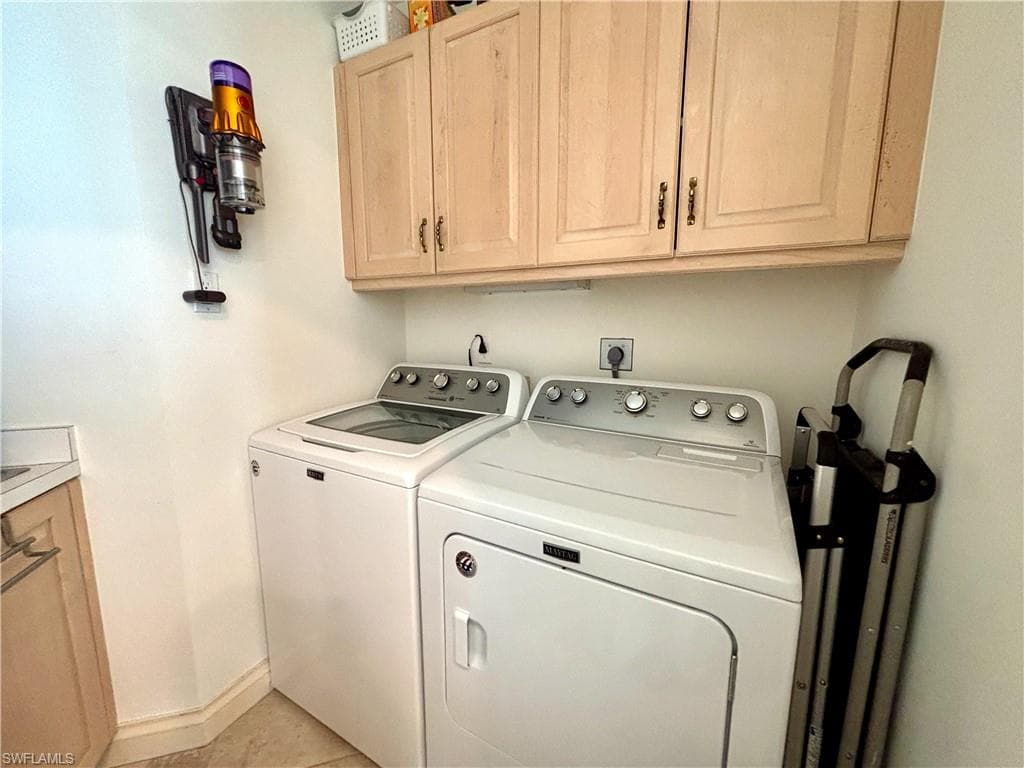 155 Colonade Cir 1003, Naples, FL 34103-23