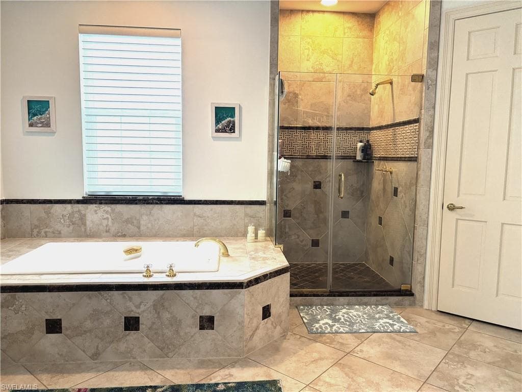 155 Colonade Cir 1003, Naples, FL 34103-28