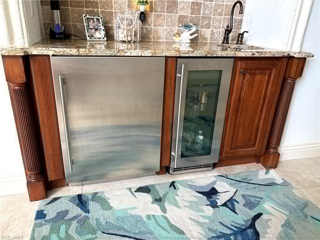 155 Colonade Cir 1003, Naples, FL 34103-7
