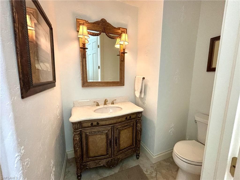155 Colonade Cir 1003, Naples, FL 34103-8