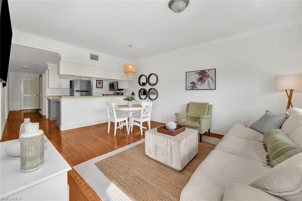 3311 Europa Dr 324, Naples, FL 34105-4