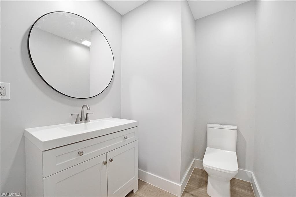 1160 Michigan Ave, Naples, FL 34103-13
