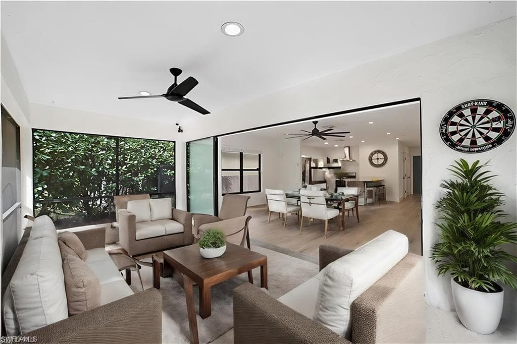 1160 Michigan Ave, Naples, FL 34103-14