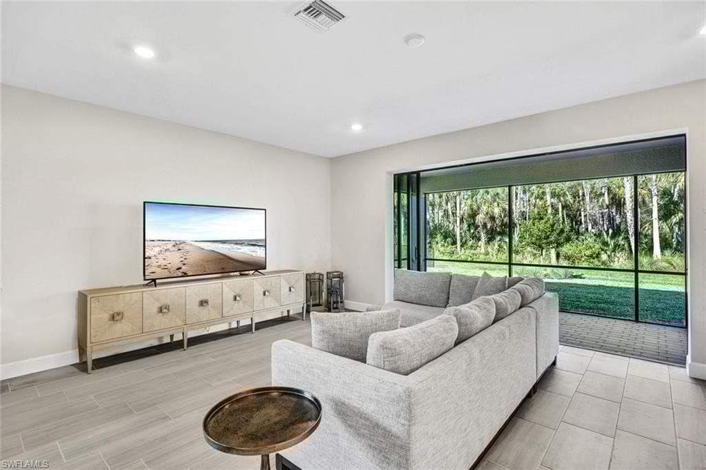 10407 Ventana Ln, Naples, FL 34120-9