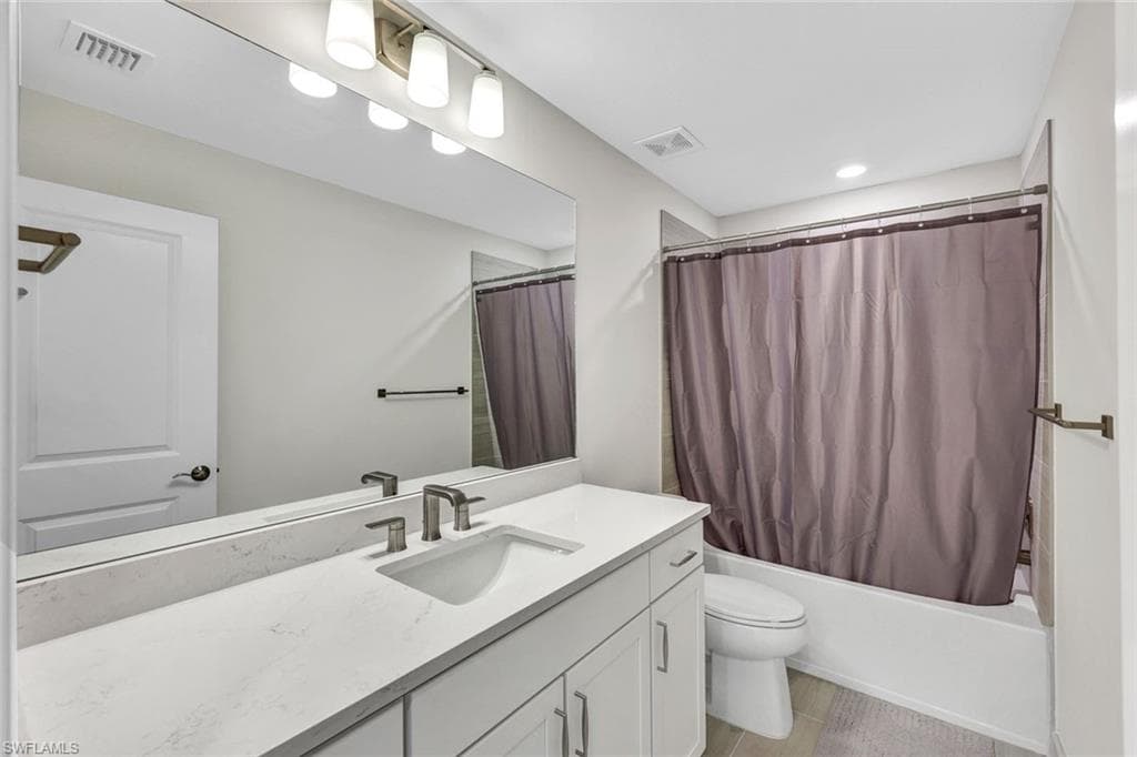 10407 Ventana Ln, Naples, FL 34120-26