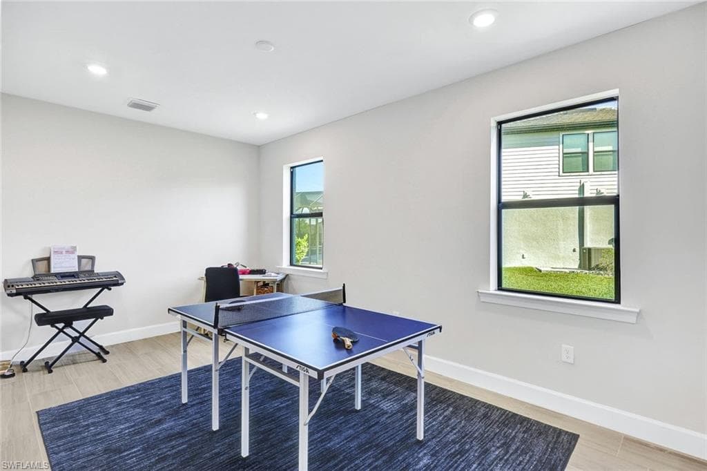 10407 Ventana Ln, Naples, FL 34120-30