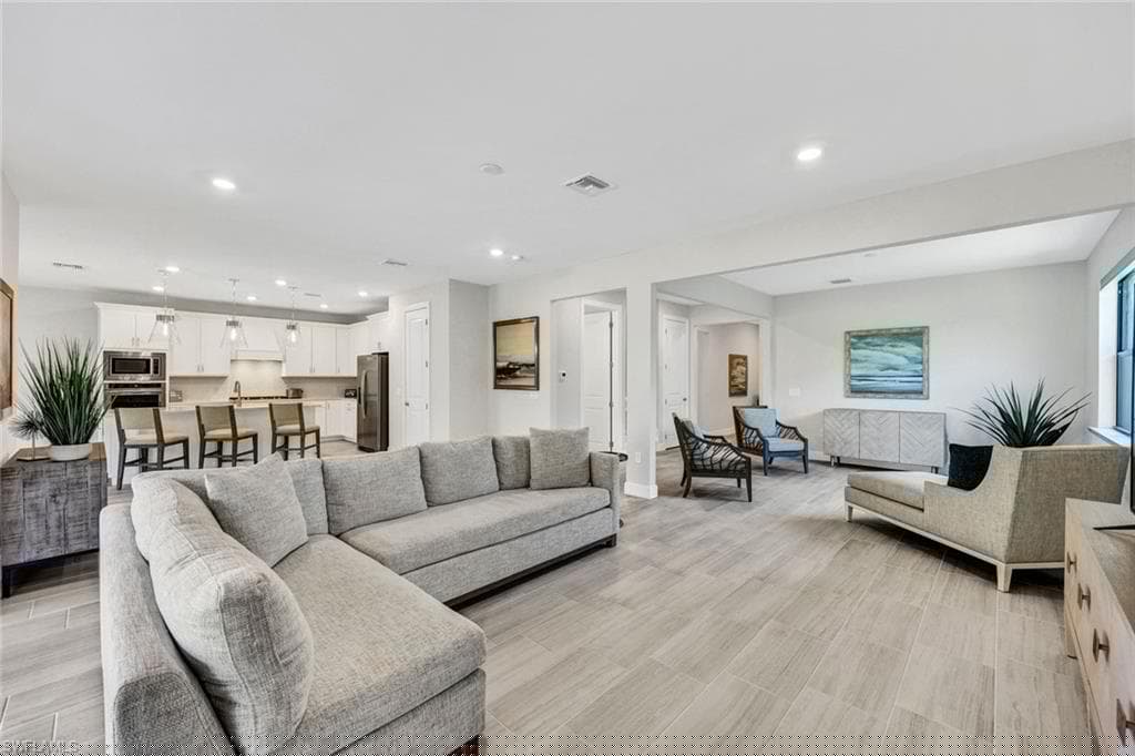 10407 Ventana Ln, Naples, FL 34120-6