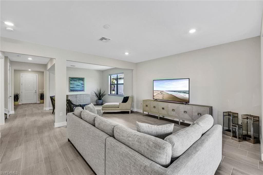 10407 Ventana Ln, Naples, FL 34120-7
