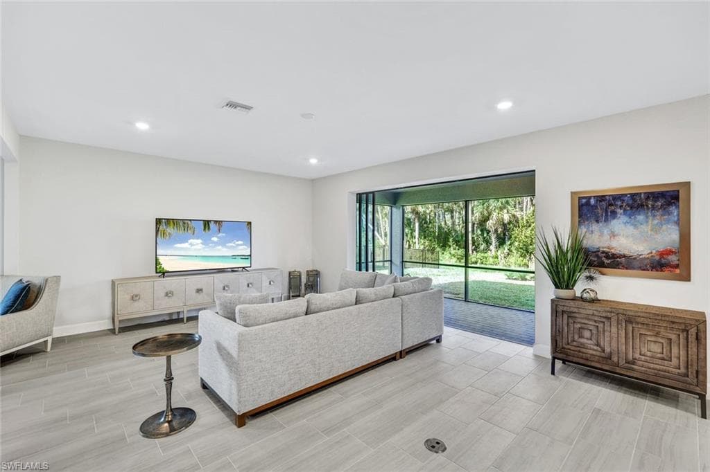 10407 Ventana Ln, Naples, FL 34120-8