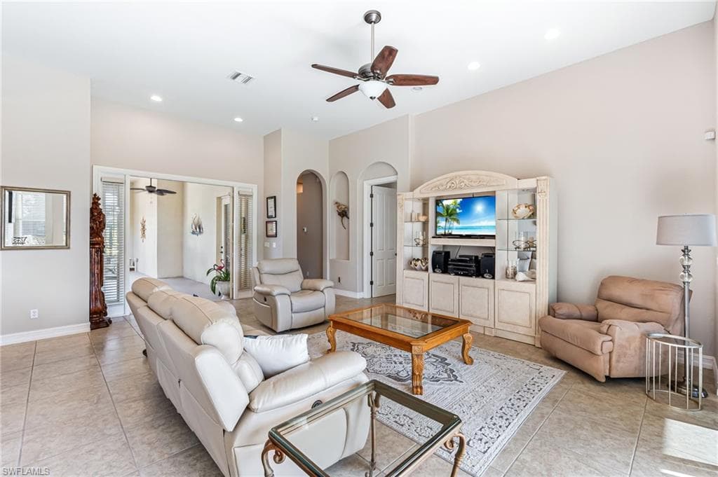6016 Dogleg Dr, Naples, FL 34113-11