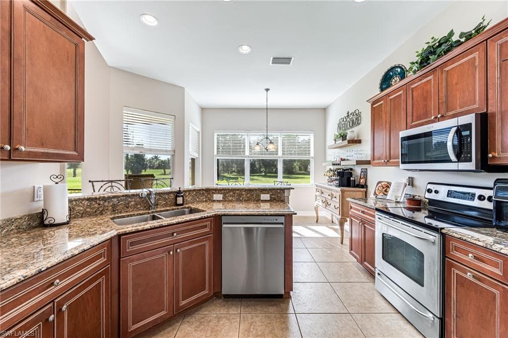 6016 Dogleg Dr, Naples, FL 34113-17