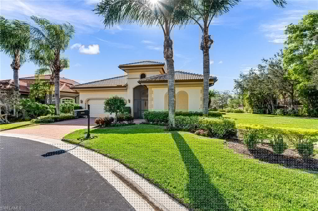 6016 Dogleg Dr, Naples, FL 34113-1