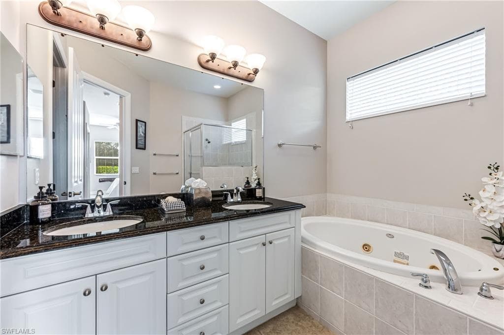 6016 Dogleg Dr, Naples, FL 34113-19