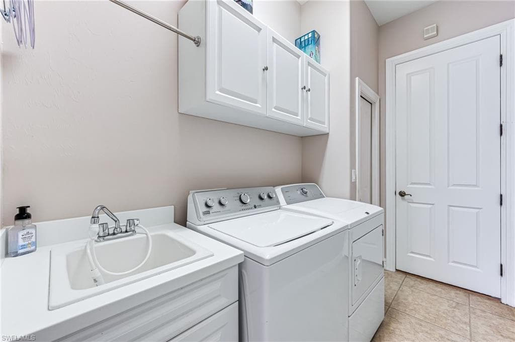 6016 Dogleg Dr, Naples, FL 34113-28