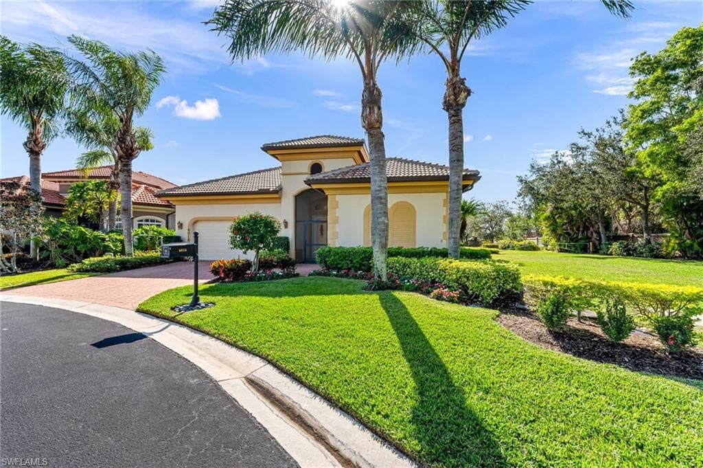 6016 Dogleg Dr, Naples, FL 34113-2
