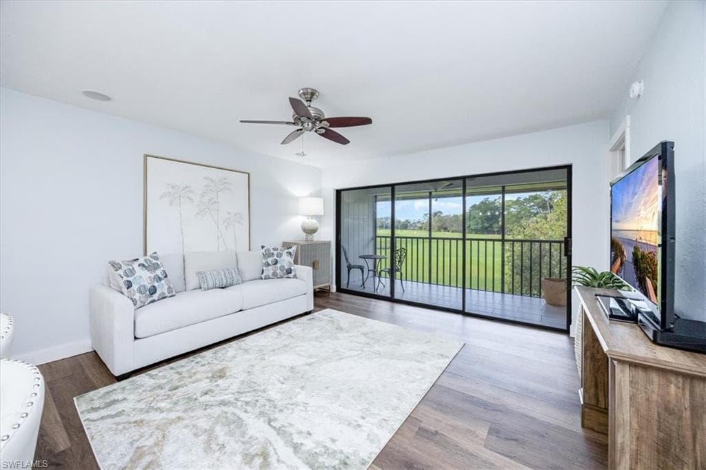 746 Eagle Creek Dr 203, Naples, FL 34113-4