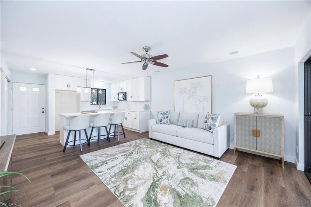 746 Eagle Creek Dr 203, Naples, FL 34113-5