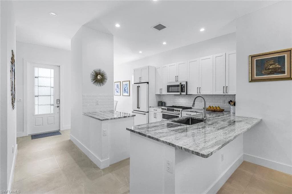 2669 Linda Dr, Naples, FL 34112-13