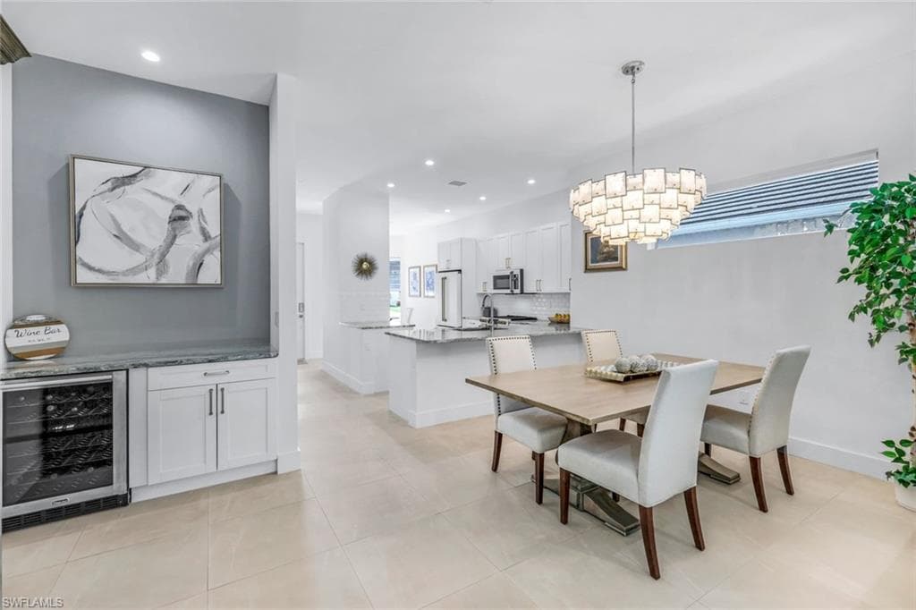2669 Linda Dr, Naples, FL 34112-15