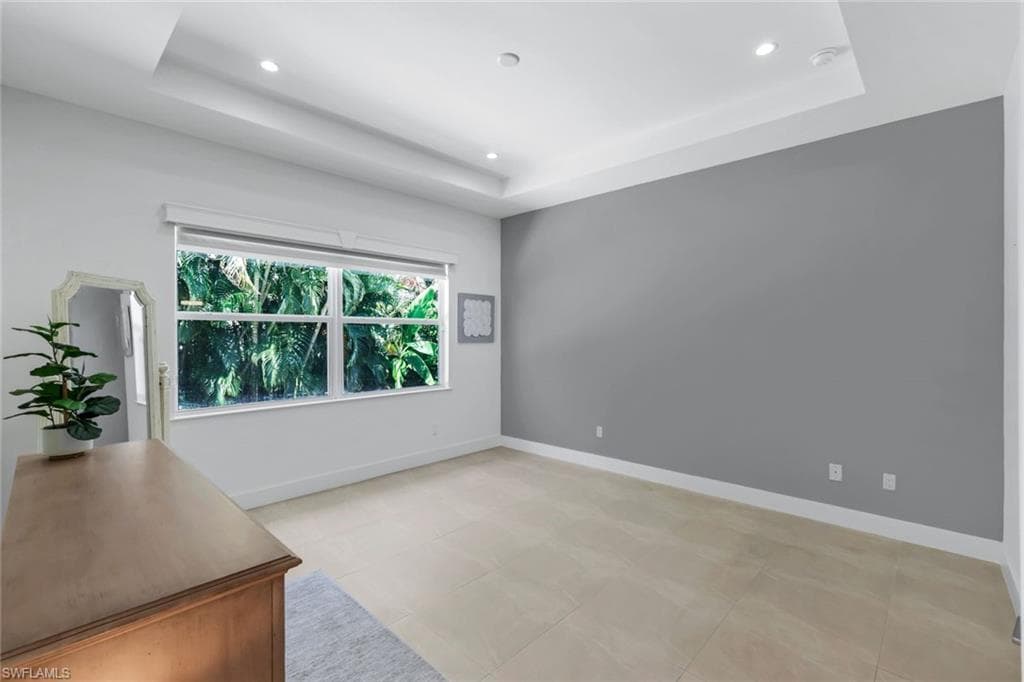 2669 Linda Dr, Naples, FL 34112-17