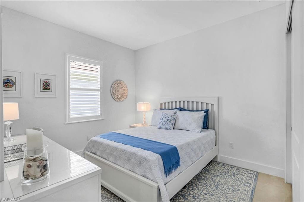 2669 Linda Dr, Naples, FL 34112-22