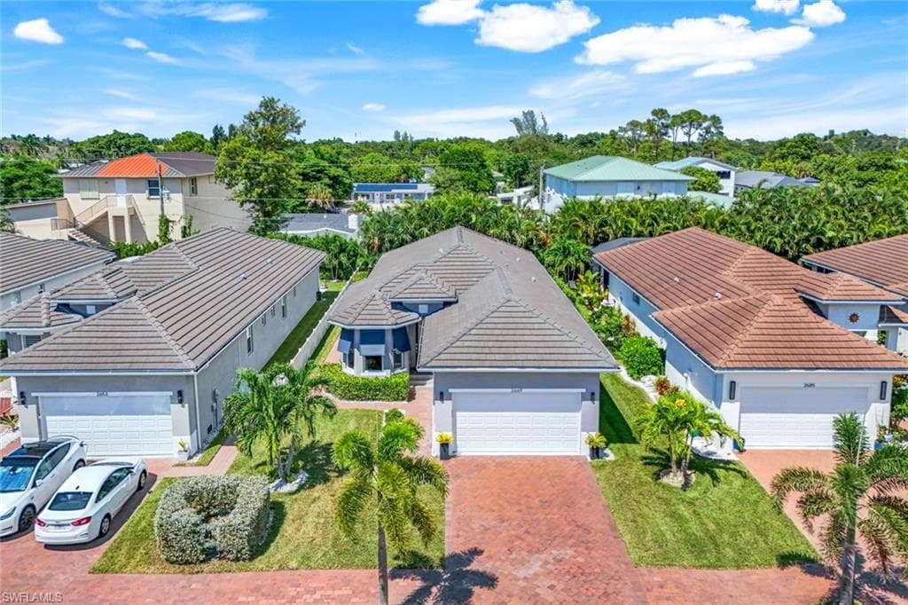 2669 Linda Dr, Naples, FL 34112-34