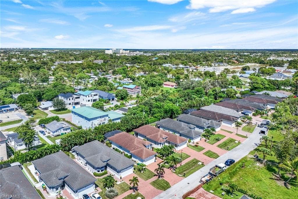 2669 Linda Dr, Naples, FL 34112-35