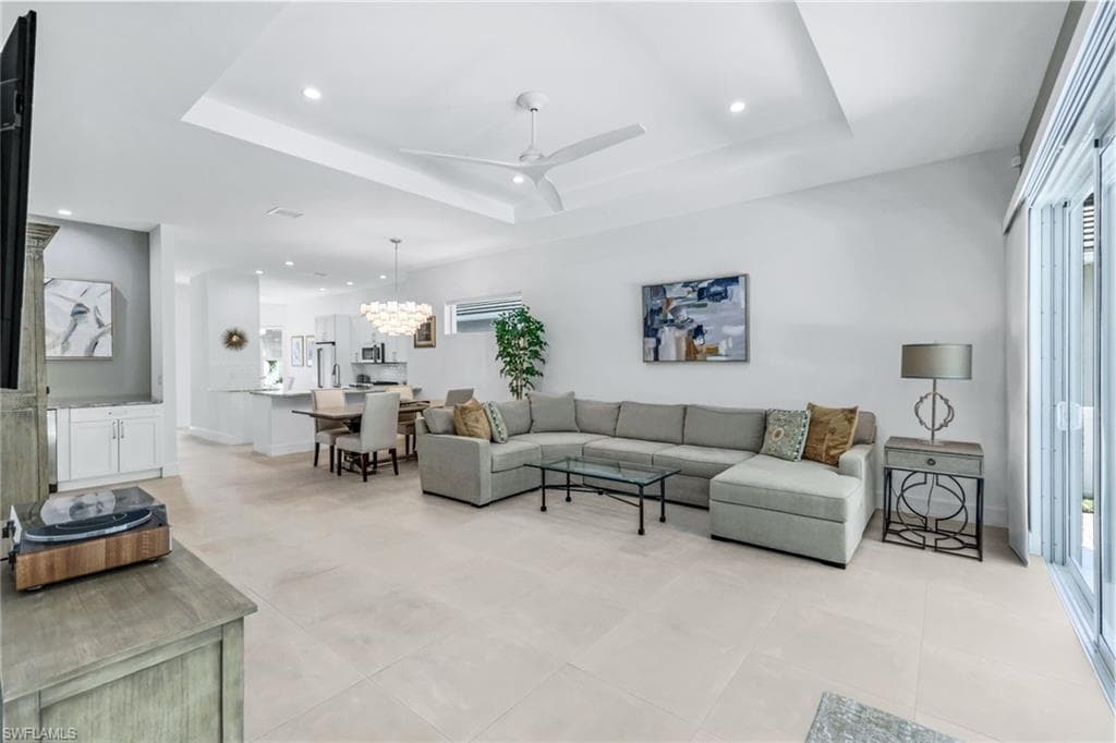 2669 Linda Dr, Naples, FL 34112-5