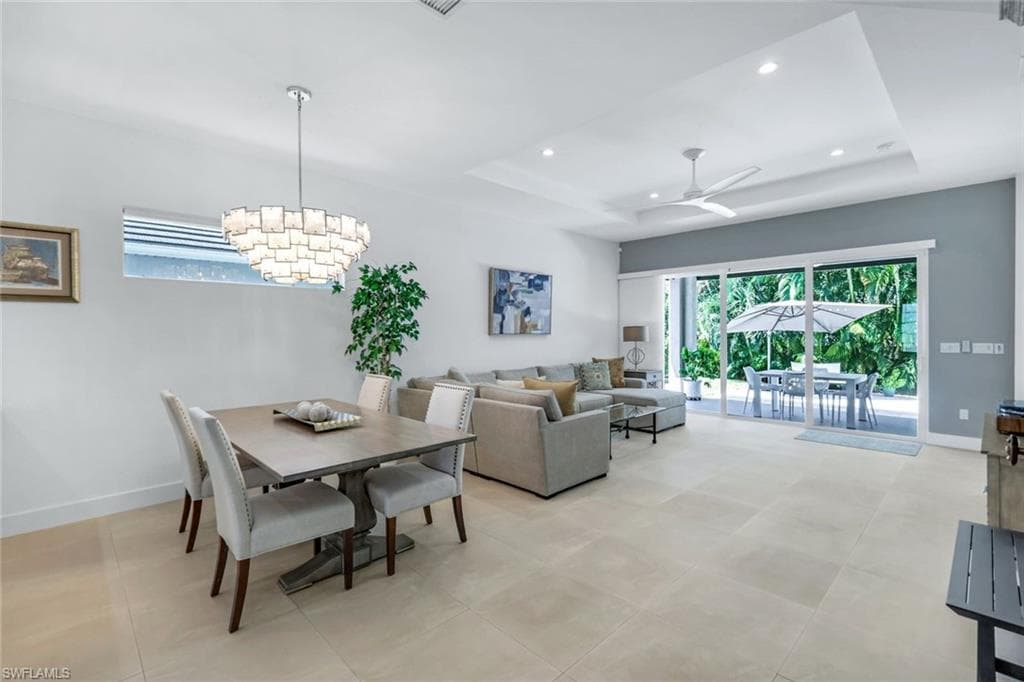 2669 Linda Dr, Naples, FL 34112-6