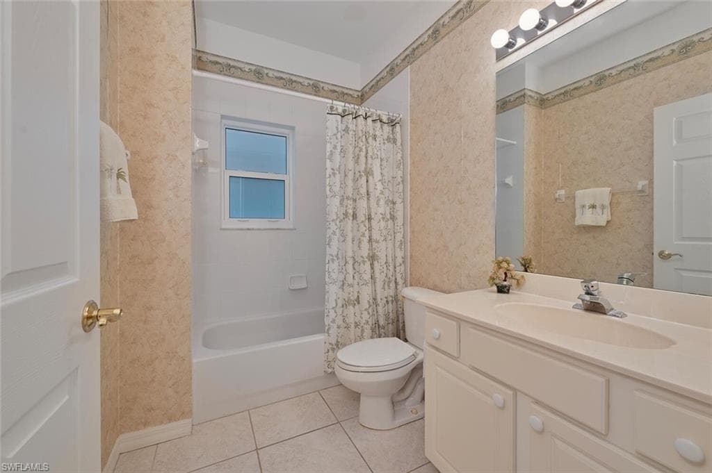 2155 Cay Lagoon Dr 424, Naples, FL 34109-14