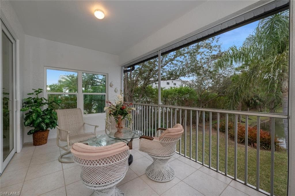 2155 Cay Lagoon Dr 424, Naples, FL 34109-15