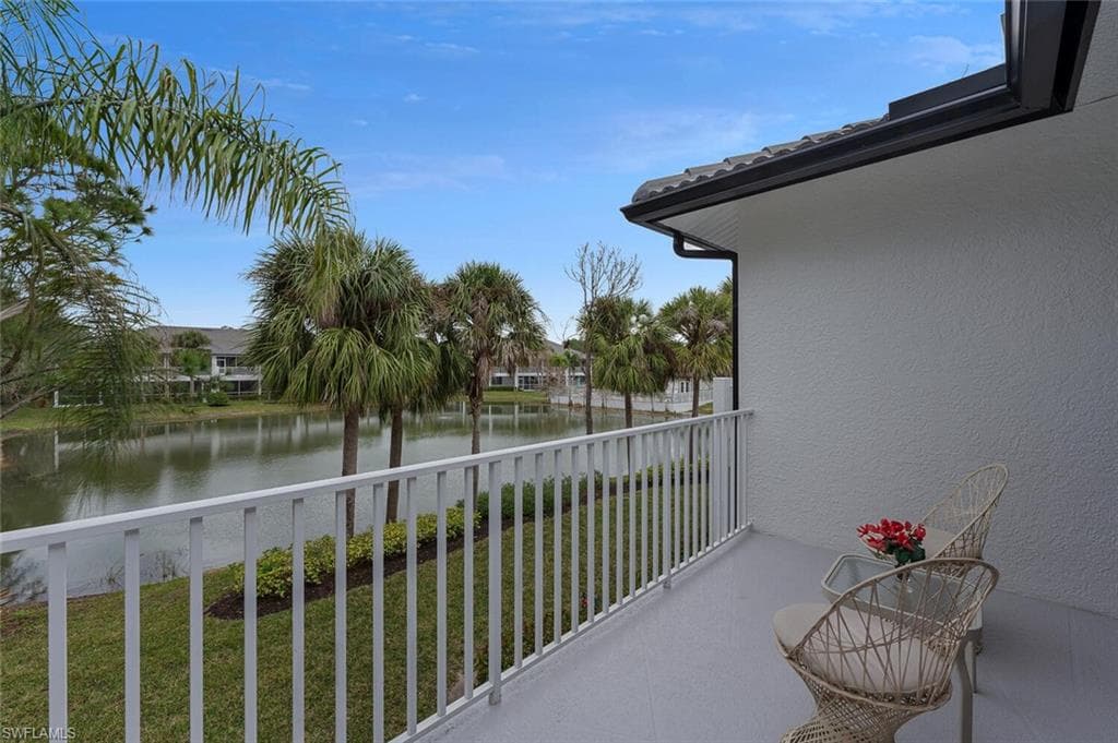 2155 Cay Lagoon Dr 424, Naples, FL 34109-17