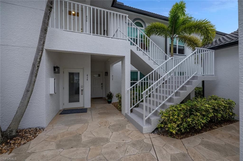 2155 Cay Lagoon Dr 424, Naples, FL 34109-19
