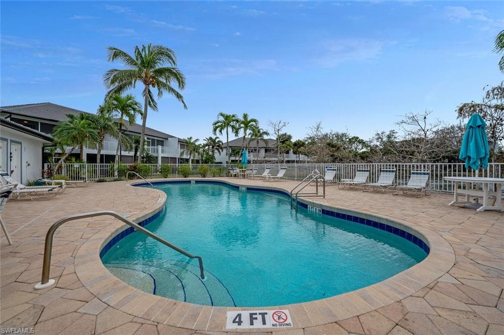 2155 Cay Lagoon Dr 424, Naples, FL 34109-21