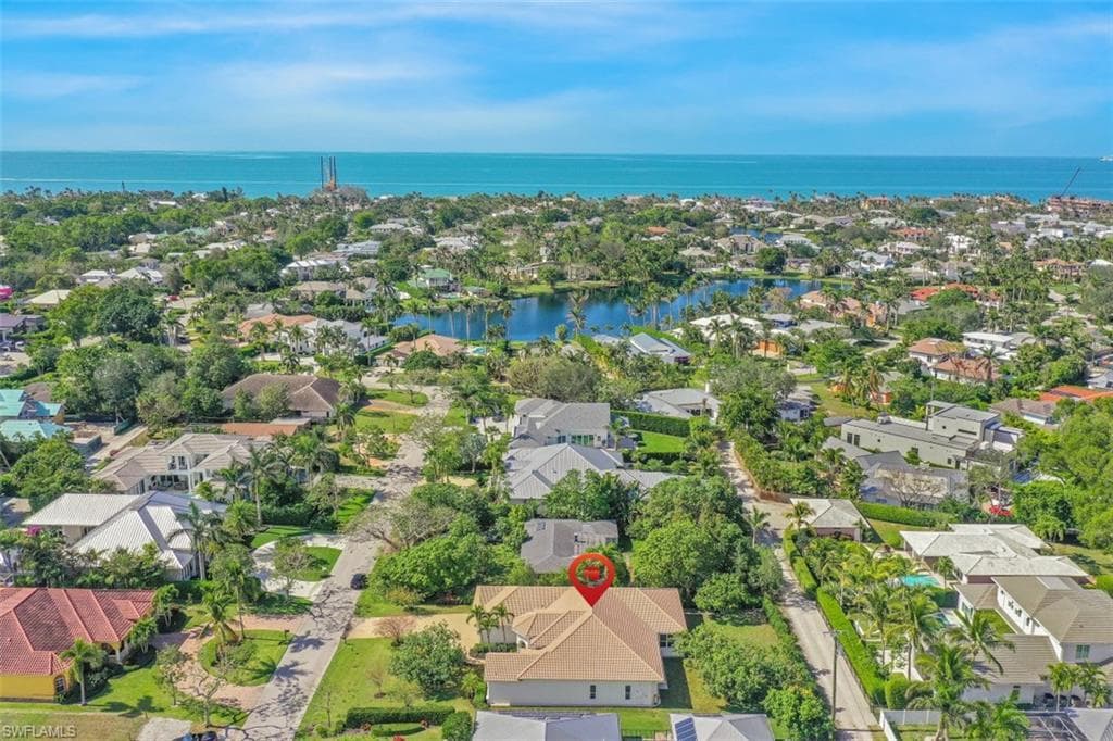 677 5th Ave N, Naples, FL 34102-28