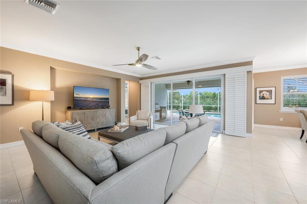 8542 Veronawalk Cir, Naples, FL 34114-4