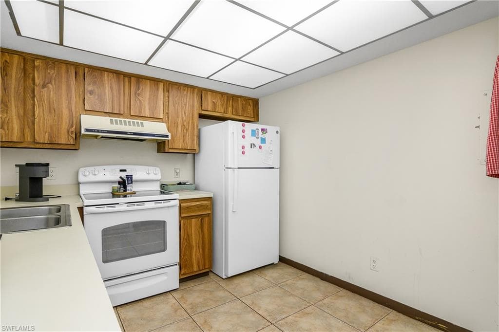 3625 Boca Ciega Dr 214, Naples, FL 34112-17