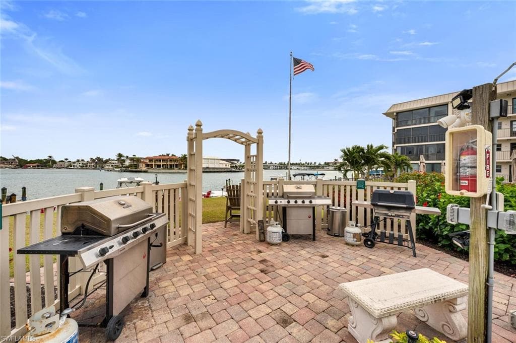 3200 Gulf Shore Blvd N 102, Naples, FL 34103-18