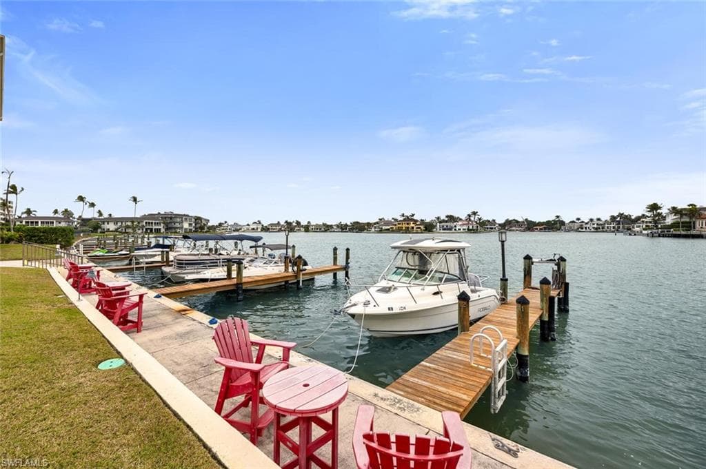 3200 Gulf Shore Blvd N 102, Naples, FL 34103-3