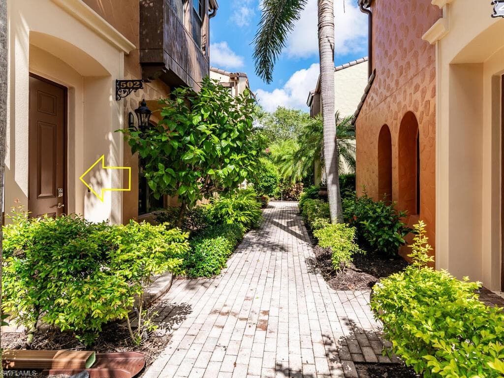 8957 Malibu St 5, Naples, FL 34113-3