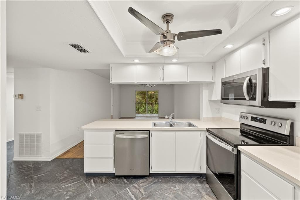 136 Cypress Way E 507, Naples, FL 34110-9